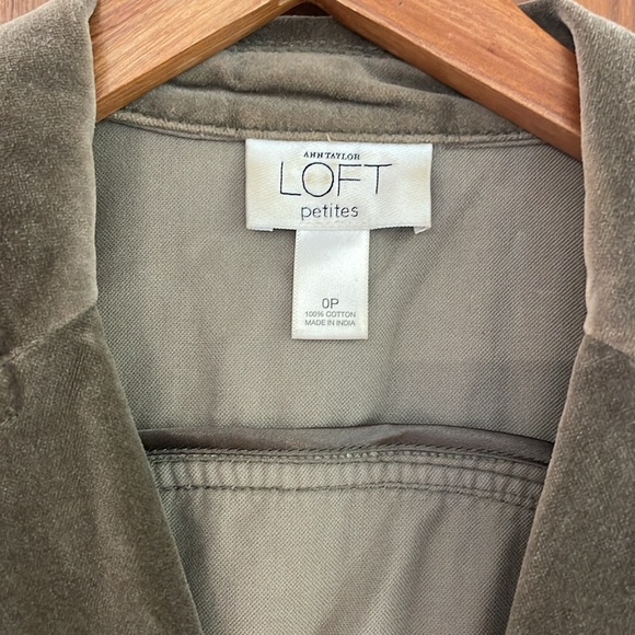 Ann Taylor Loft Velvet Blazer in Moss Green - Picture 3 of 4